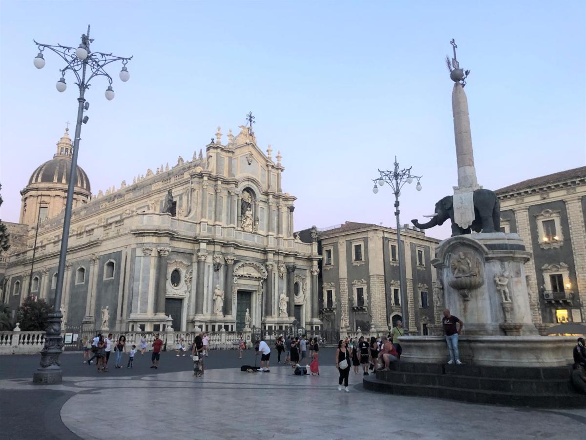 Home 22 Appartamento In Centro Storico - 卡塔尼亚 外观 照片