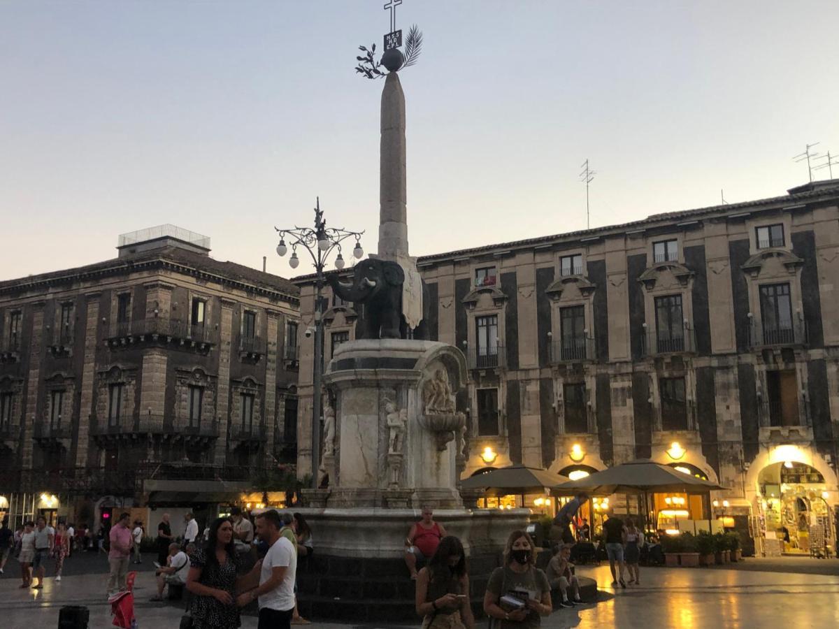 Home 22 Appartamento In Centro Storico - 卡塔尼亚 外观 照片